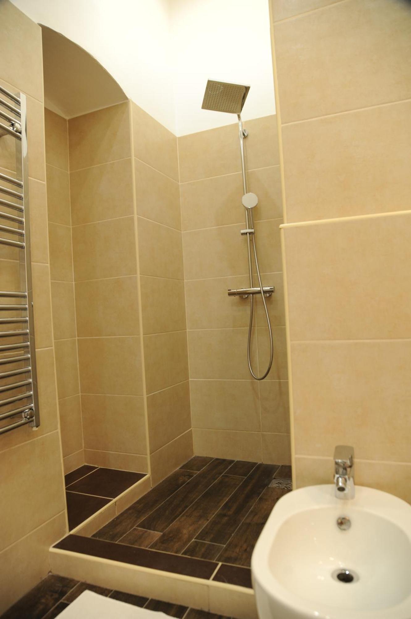 Budapesteasyflat Basilica Lux Bilik gambar
